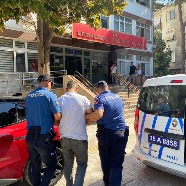 İzmir'de 33 yıl 8 ay hapis cezası bulunan firari hükümlü yakalandı