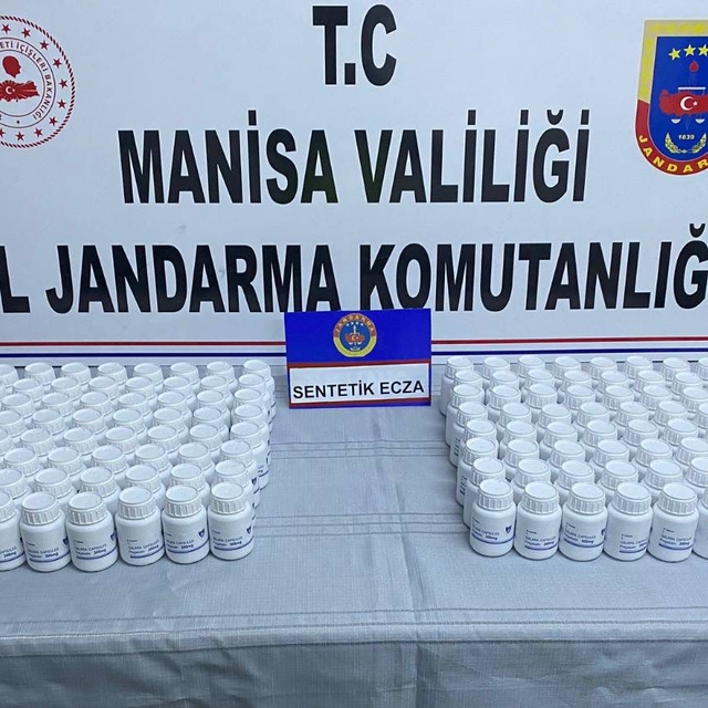 Manisa'da aracında uyuşturucu ele geçirilen sürücü gözaltına alındı