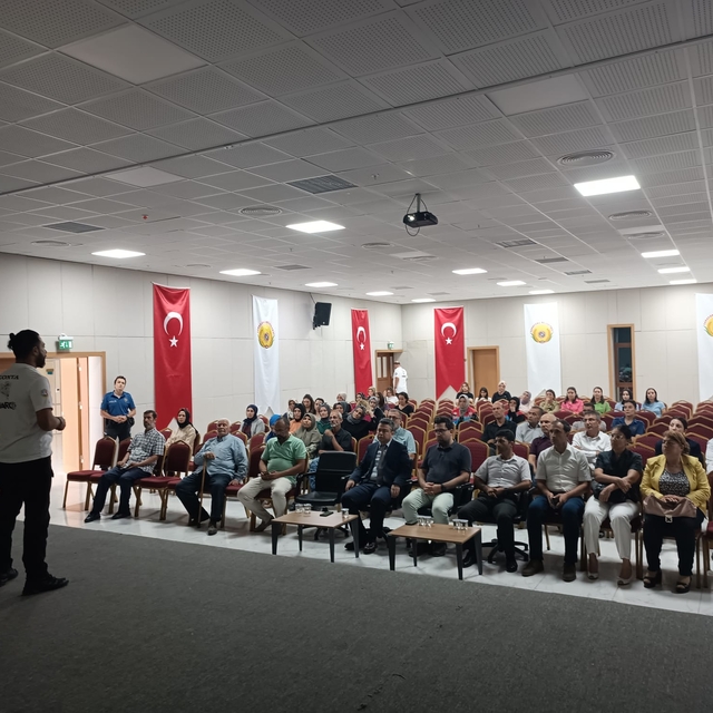 Sarayönü'nde "En İyi Narkotik Polisi Anne" semineri düzenlendi