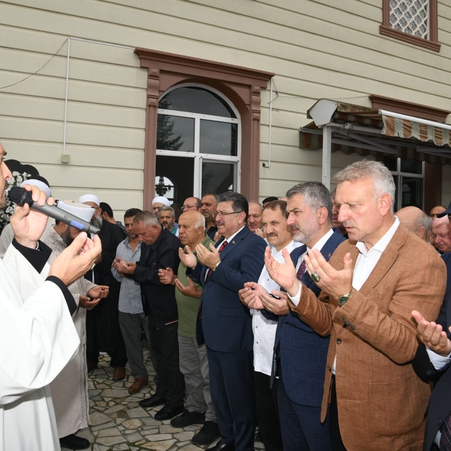 Trabzon'da denizde boğulan çocuğun cenazesi defnedildi