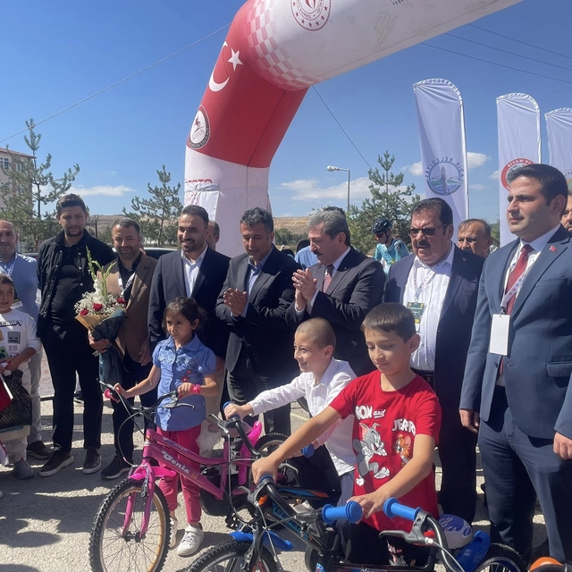 Samsun'da 3. Uluslararası Kurtuluş Yolu Bisiklet Turu devam ediyor