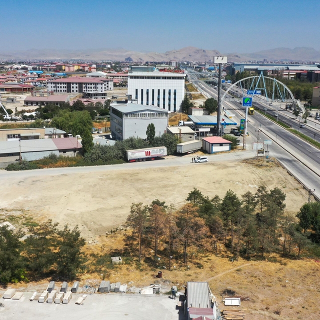 Van Büyükşehir Belediyesi hafriyat temizliği yaptı