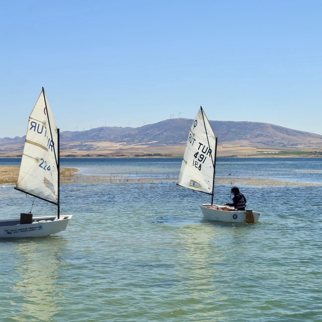 Anadolu Yelken Ligi Optimist Yarışları, Hirfanlı'da devam ediyor