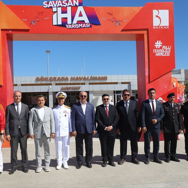 Çanakkale Valisi Toraman TEKNOFEST Savaşan İHA Yarışması'nın yapıldığı Gökç...