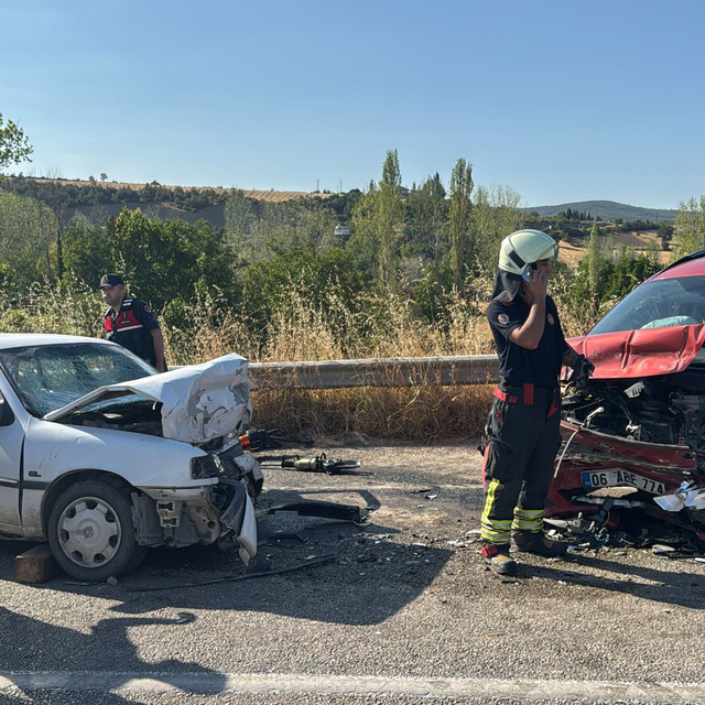 Samsun'da iki otomobilin çarpışması sonucu 1 kişi öldü, 11 kişi yaralandı