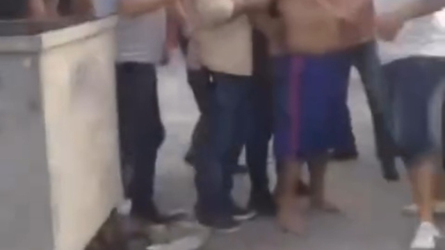 Polise taşla saldıran hükümlünün 9 yakını tutuklandı
