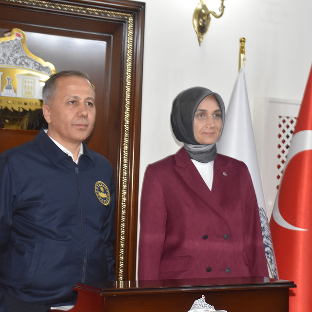 İçişleri Bakanı Ali Yerlikaya, Afyonkarahisar'da ziyaretlerde bulundu