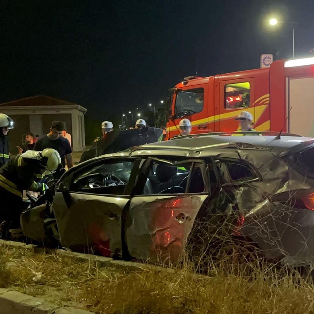 Tekirdağ'da otomobil, aydınlatma direğine çarptı: 1 ölü, 2 yaralı