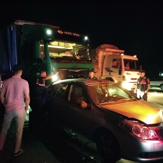 Ayvalık'ta kırmızı ışıkta zincirleme kaza: 2 ölü, 3 yaralı