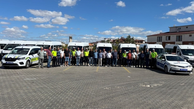 Kırklareli'nde okul servisi sürücüleri bilgilendirildi