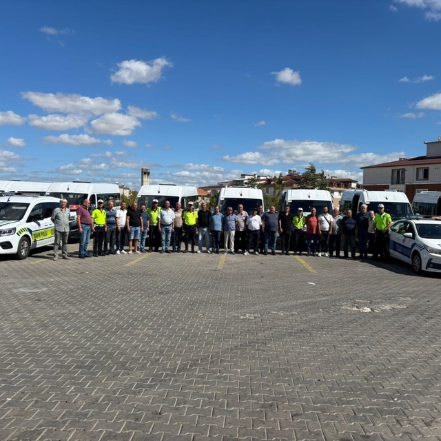 Kırklareli'nde okul servisi sürücüleri bilgilendirildi