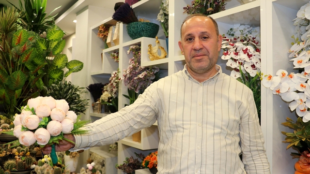 Antalya'da yaz düğünlerinde 'şakayık' buketler öne çıktı