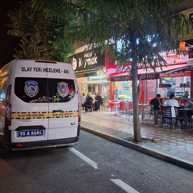 Samsun'da bıçaklı kavgada 2 kişi yaralandı