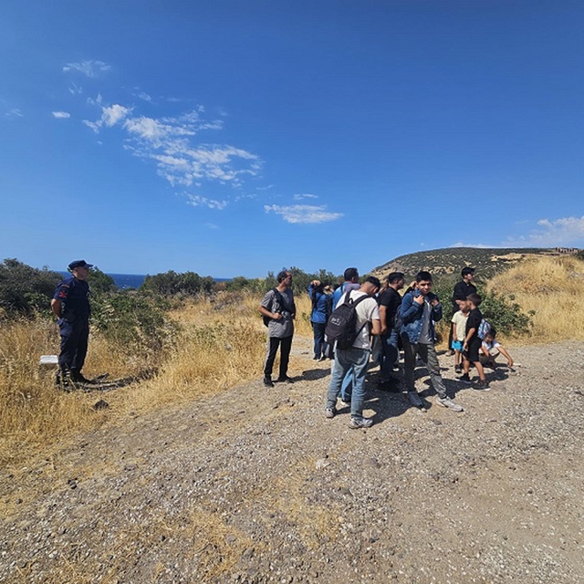 Çanakkale'de 19 kaçak göçmen yakalandı