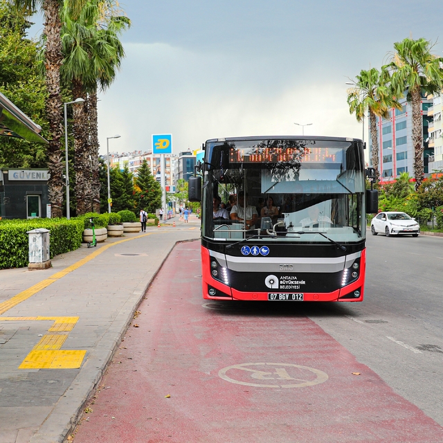 Antalya'da toplu ulaşım araçları 30 Ağustos'ta ücretsiz olacak