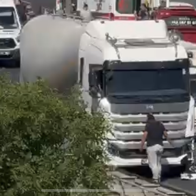 TIR ve otomobil çarpıştı: 7 yaralı