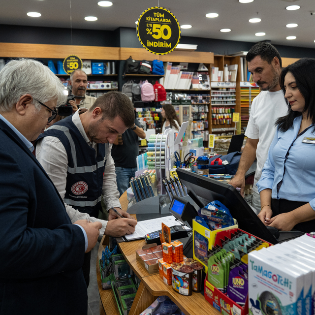 Ticaret Bakanlığı ekipleri kırtasiye ve okul ürünleri denetimlerini yoğunla...