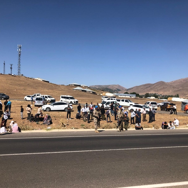 Yolun karşısına geçmeye çalışırken otomobilin çarptığı yaya öldü