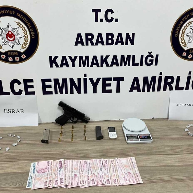 Gaziantep'te ruhsatsız tabanca ele geçirilmesine ilişkin 1 şüpheli yakaland...