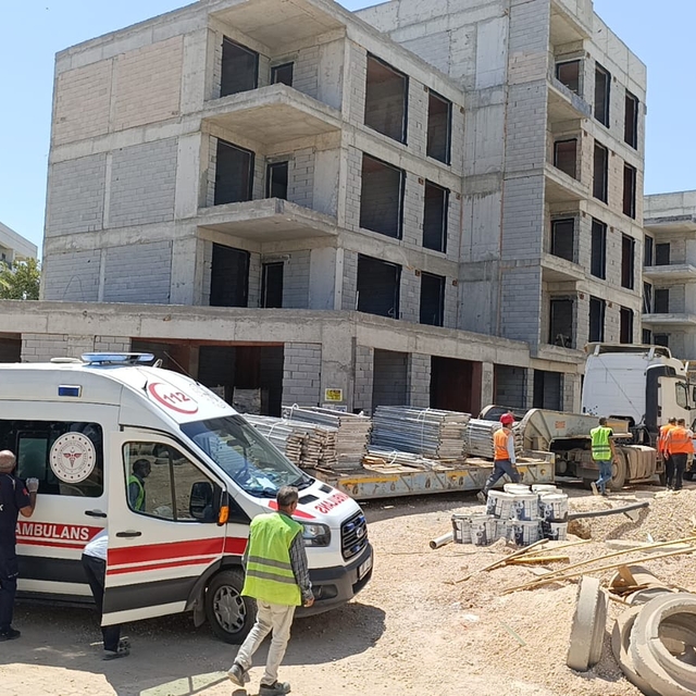 Adıyaman'da inşaatta elektrik akımına kapılan işçi ağır yaralandı