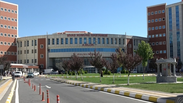 Hastanede porselen yerine köpük tabakla yemek servisine inceleme