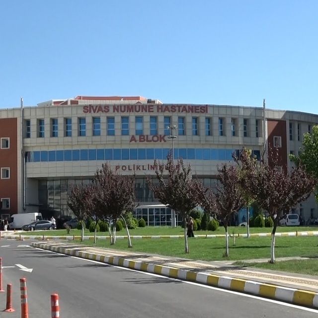 Hastanede porselen yerine köpük tabakla yemek servisine inceleme