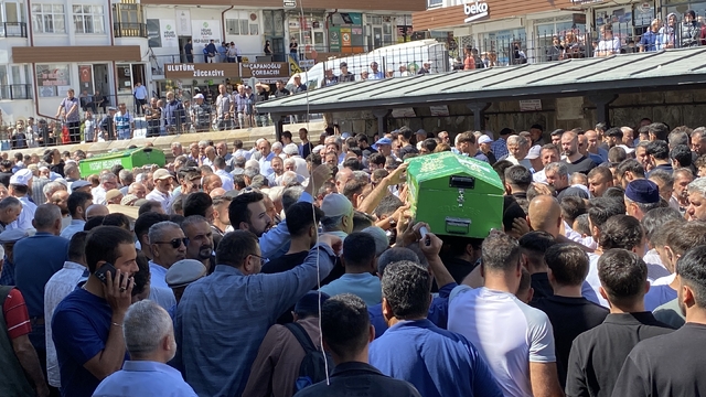 Samsun'da denizde boğulan 2 gencin cenazesi Yozgat'ta defnedildi