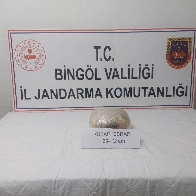 Bingöl'de 1 kilo 254 gram esrar ele geçirildi