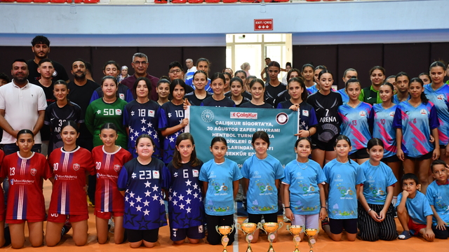 30 Ağustos Hentbol Zafer Kupası, Adana'da yapıldı