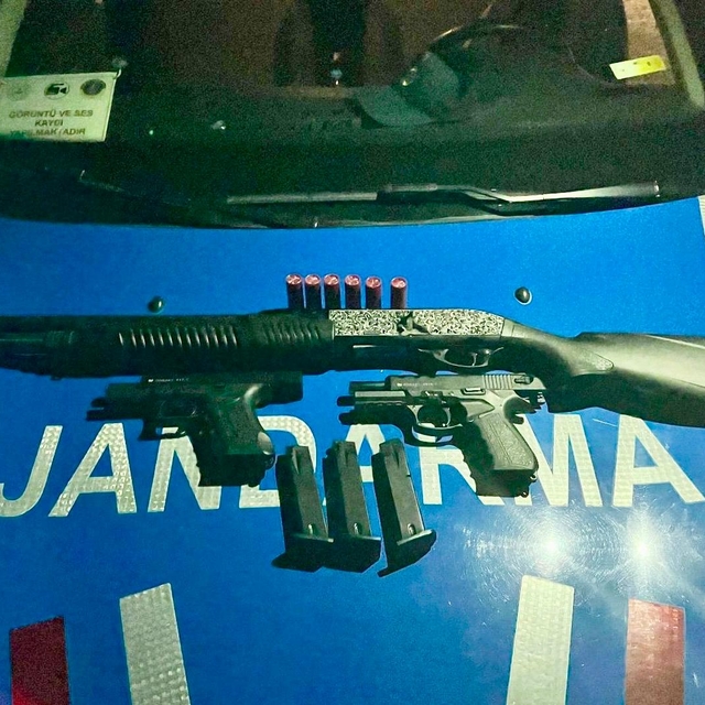 Kırşehir'de düğün denetimlerinde havaya ateş eden 3 kişi yakalandı