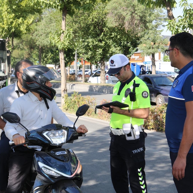 Batman'da motosiklet ve toplu taşıma araçları denetlendi