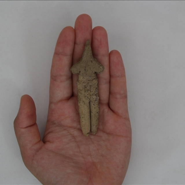 Ulucak Höyüğü'nde 8 bin 850 yıllık tilki postlu figürin bulundu