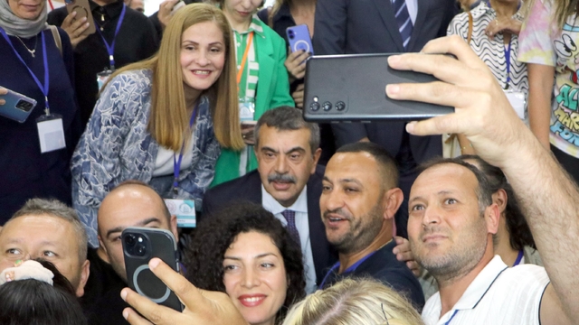 Bakan Tekin: 200 milyon adet ders kitabı çocuklarımızın masasında olacak