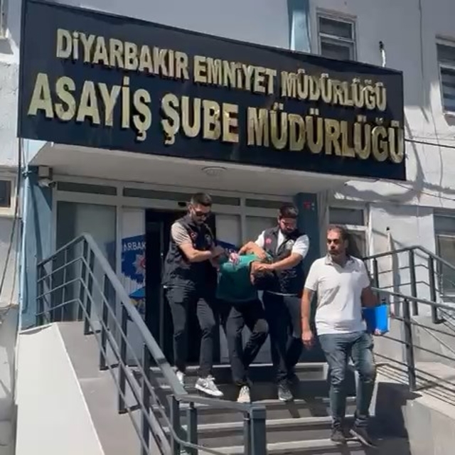 Diyarbakır'da 9 yaşındaki çocuğu kaçırmaya çalışan şüpheli yakalandı (3)