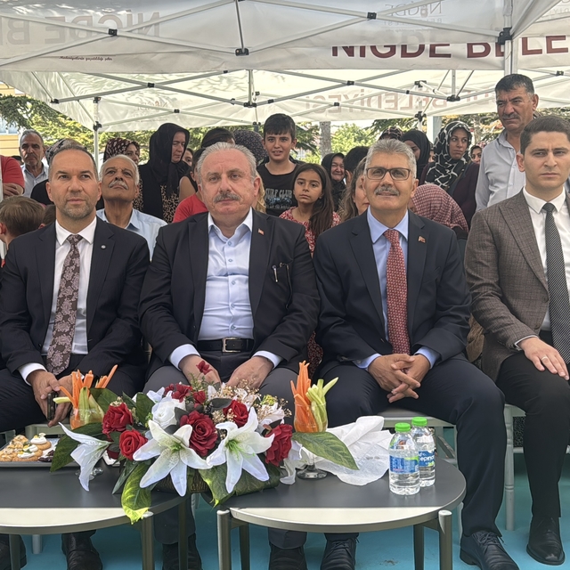 Niğde'de Yaşar Kaplan Kütüphanesi ve Doktor Müzeyyen Toker Kadın Yaşam Merk...