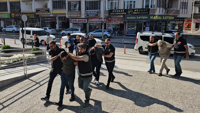 GÜNCELLEME - Çorum merkezli 4 ilde düzenlenen yasa dışı silah ticareti operasyonunda 2 kişi tutuklandı