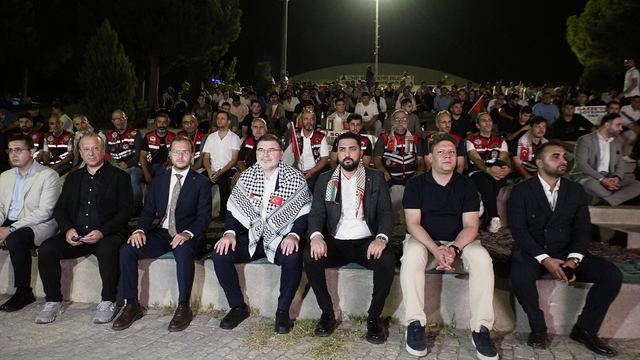 "Gazze İçin Perde Açılıyor" belgeseli İzmir'de izleyiciyle buluştu
