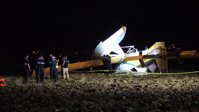 GÜNCELLEME - Muğla'da yangın söndürme uçağı tarlaya zorunlu iniş yaptı