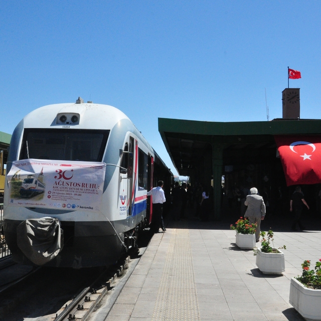 Afyonkarahisar'dan Dumlupınar'a tren yolculuğunda "Büyük Zafer" anlatıldı