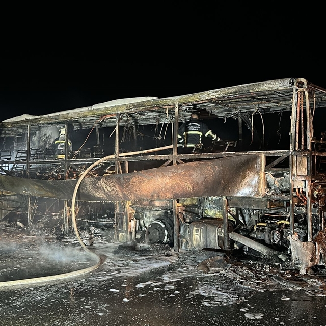 Gaziantep'te seyir halindeki yolcu otobüsü yandı