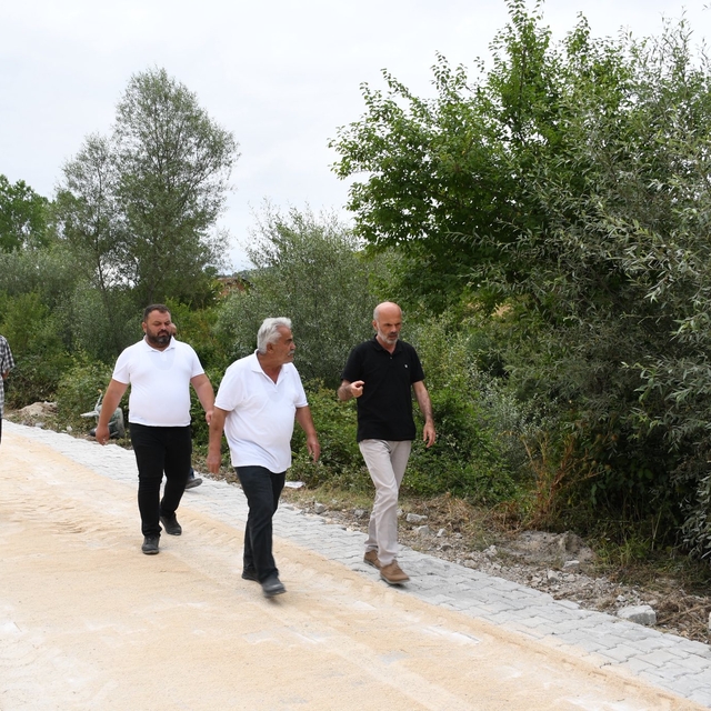 Ladik'te kilit parke çalışmaları sürüyor