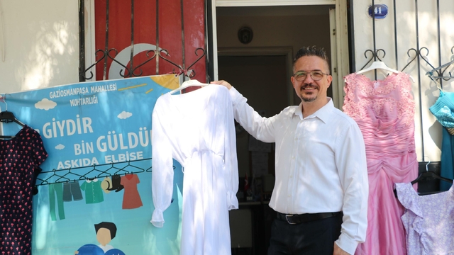 Muhtarlık binasının önünü ihtiyaç sahipleri için butiğe çevirdi