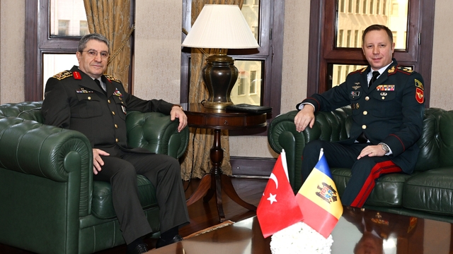 Genelkurmay Başkanı Orgeneral Bayraktaroğlu, Moldovalı mevkidaşı Tuğgeneral Micov'u ağırladı