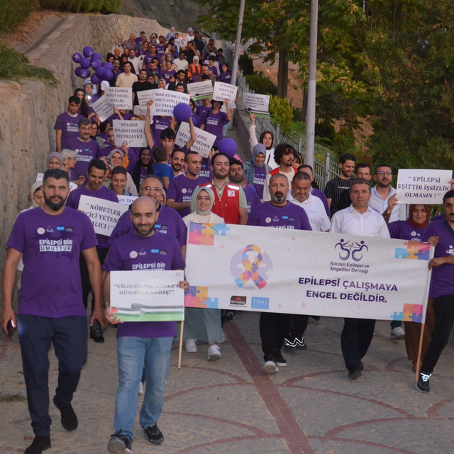 Kocaeli'de epilepsi hastaları için farkındalık yürüyüşü düzenlendi
