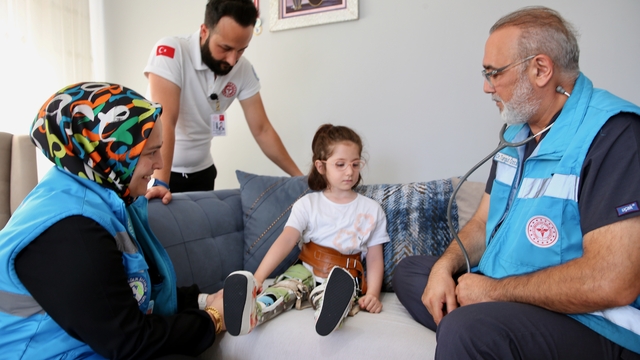 Kocaeli'de "özel" hastalar evden çıkmadan sağlık hizmeti alıyor
