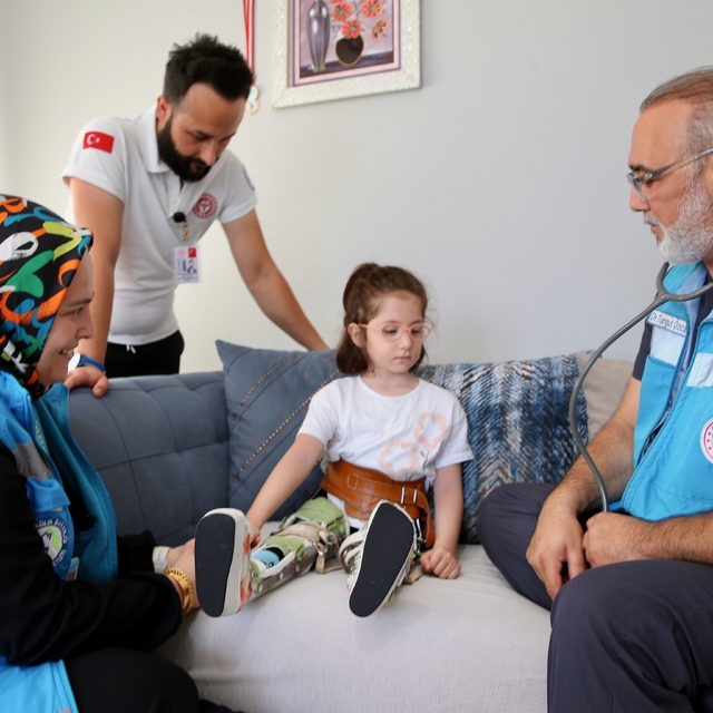 Kocaeli'de "özel" hastalar evden çıkmadan sağlık hizmeti alıyor