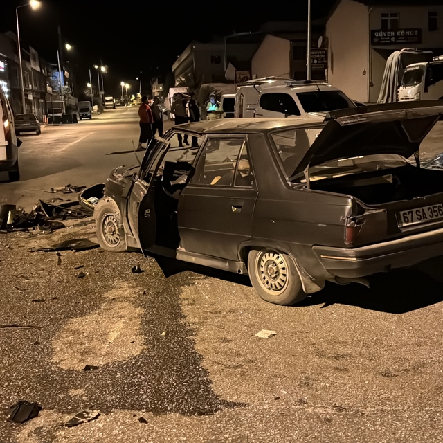 Karabük'te panelvan ile otomobilin çarpıştığı kazada 2 kişi yaralandı