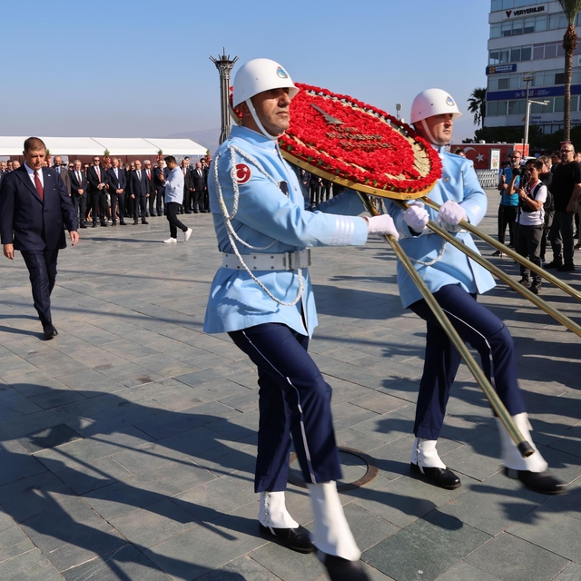 İzmir'de '30 Ağustos Zafer Bayramı' coşkuyla kutlandı