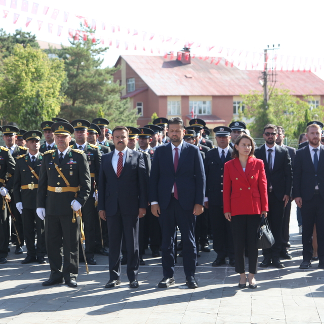 Ahlat'ta 30 Ağustos Zafer Bayramı programı düzenlendi