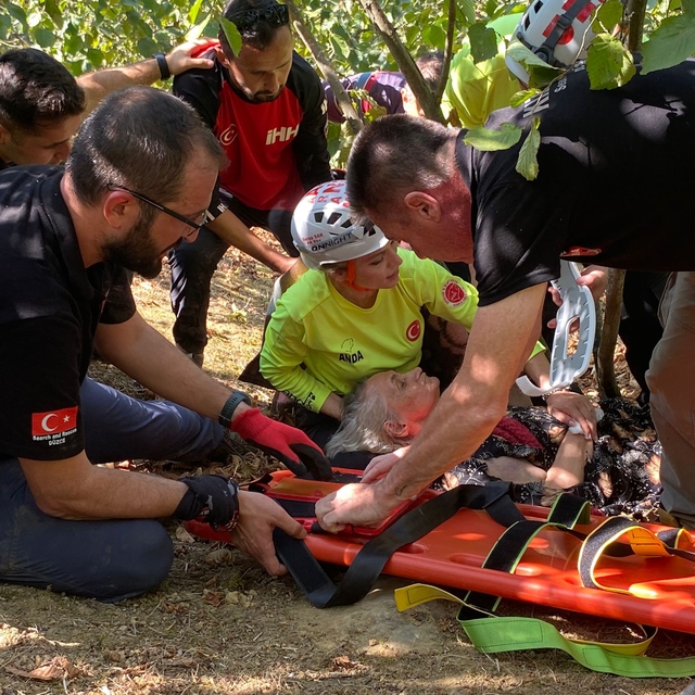 Düzce'de 2 gündür aranan yaşlı kadın sağ bulundu